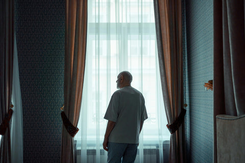 Seguridad en casa para personas con Parkinson: claves para prevenir riesgos y ganar tranquilidad