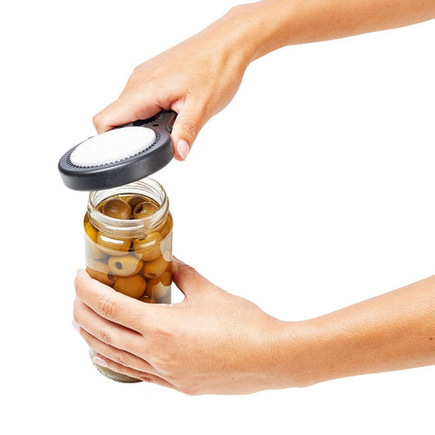 Abridor de tapas para personas mayores, ideal para abrir tarros sin forzar muñecas ni dedos.