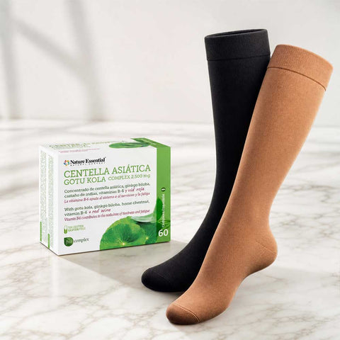 Kit para piernas cansadas con medias de compresión negras y color nude o caramelo; y suplemento de centella asiática complex para mejorar la circulación